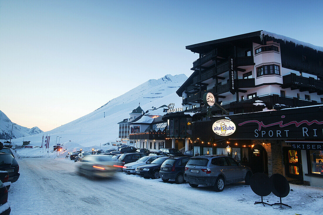 Hotel Konradin in Kühtai and Grieskogel Mtn., Hotel Konradin, dahinter Grieskogel, Kühtai, Tirol, Österreich Tyrol, Austria