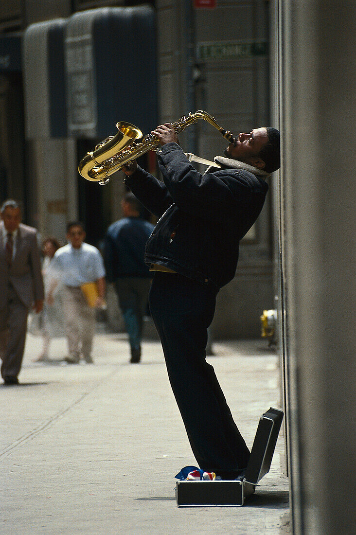 Saxophonist in Manhattan, New York, USA