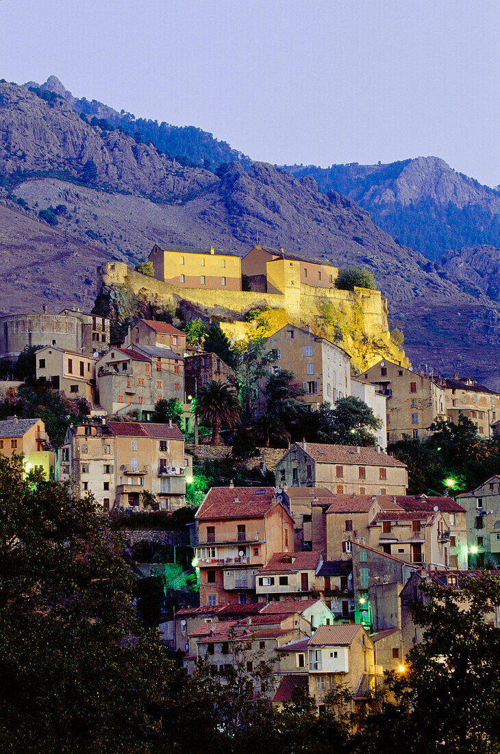 Corte, Stadt mit Zitadelle in den Bergen, Korsika, Frankreich