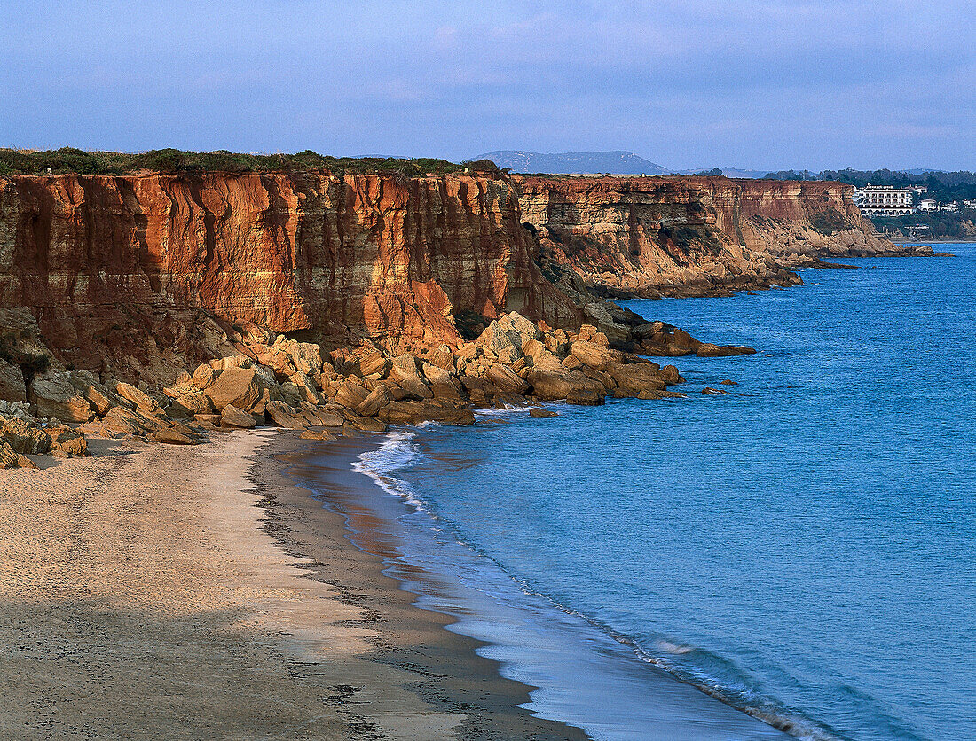 Menschenleerer Strand in der Abendsonne, Playa Cala del Aceite, Costa de la Luz, Provinz Cadiz, Andalusien, Spanien, Europa