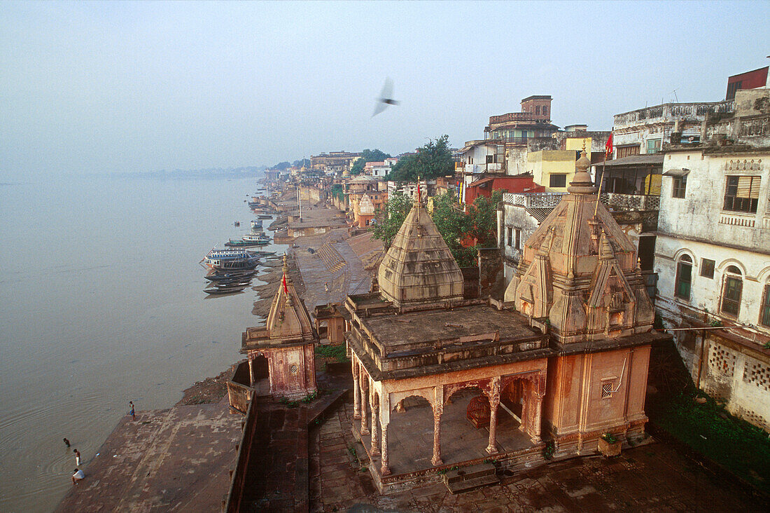 Tempel, Ghats, Ganges, Varanasi, Benares, Uttar Pradesh, Indien