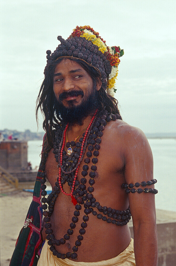 Sadhu at the banks of Ganges river, Kedar Ghat, Varanasi, Benares, Uttar Pradesh, India, Asia