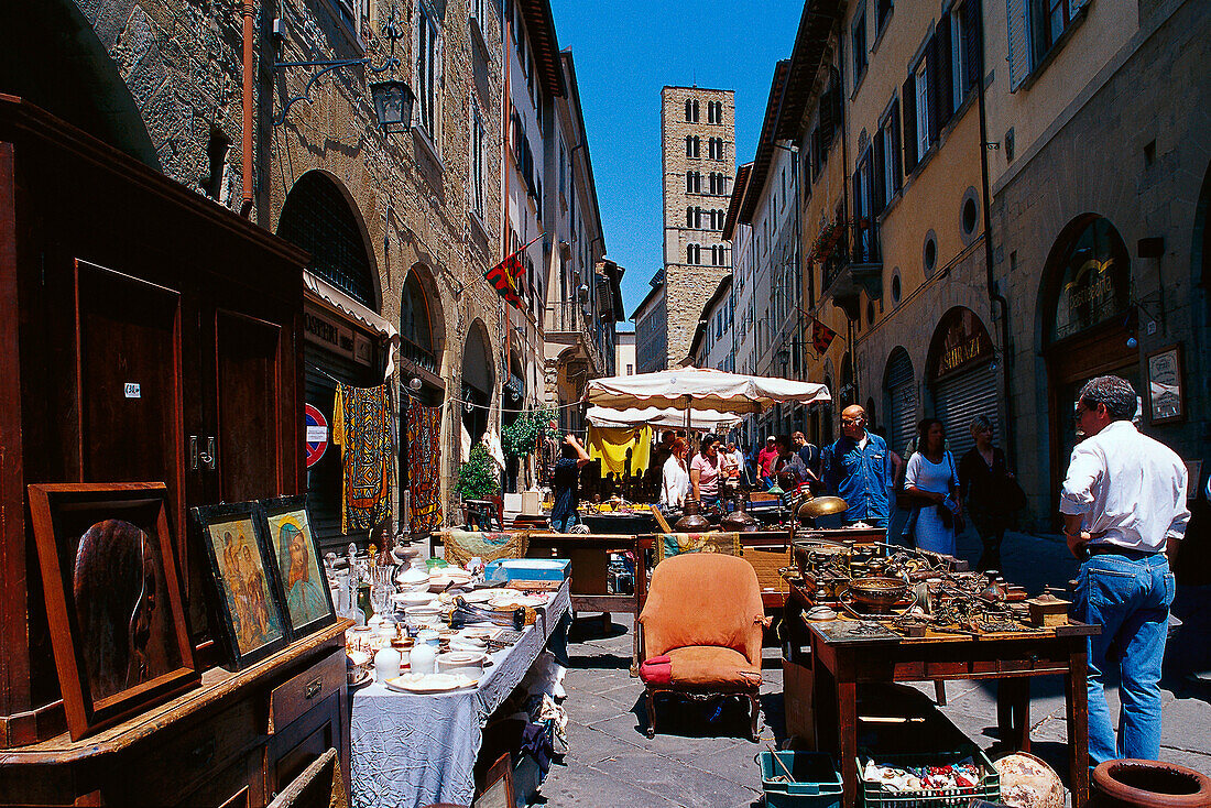 Antiquitätenmarkt, Arezzo, Toskana, Italien