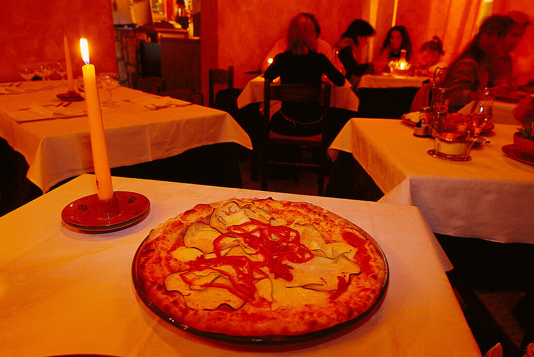 Pizza, Trattoria da Piero, Pistoia, Toskana, Italien