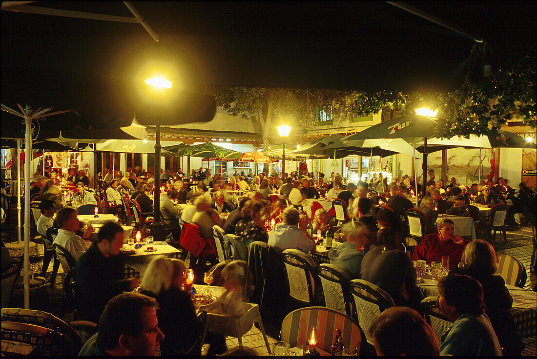 Nightlife am Hauptplatz, Corralejo, Fuerteventura, Kanarische Inseln Spanien, Europa