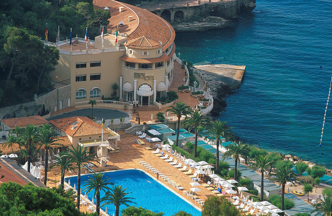 Blick von oben auf Monte Carlo Beach Hotel und Pool, Monaco, Côte d´Azur, Provence, Frankreich, Europa