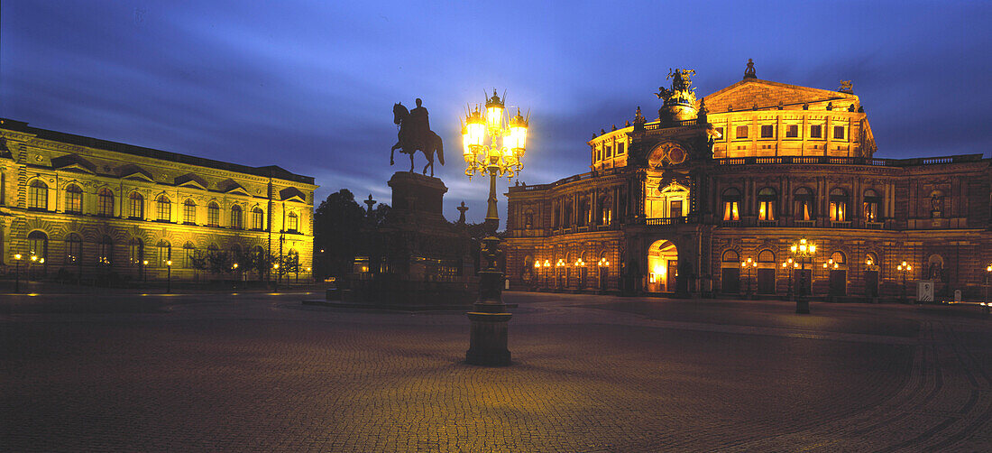 Semperoper, Theaterplatz, Dresden, Sachsen Deutschland