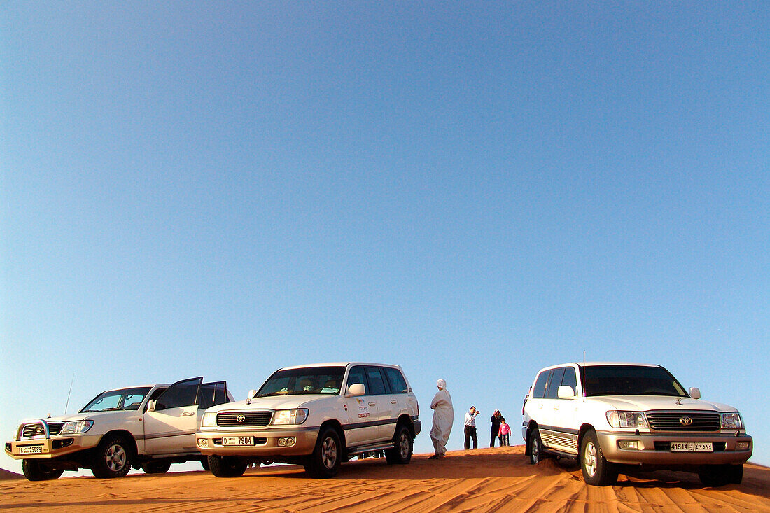 Jeeps on a dune in the desert, Dubai, UAE, United Arab Emirates, Middle East, Asia