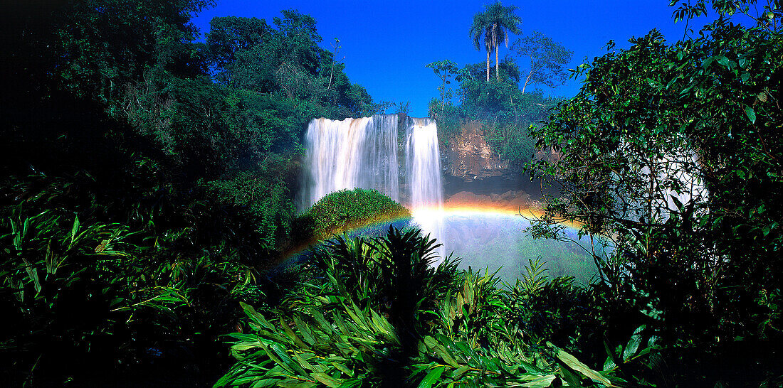 Wasserfall mit Regenbogen, Salto Dos Hermanas, Iguazú Wsf. Misiones, Argentinien, Südamerika