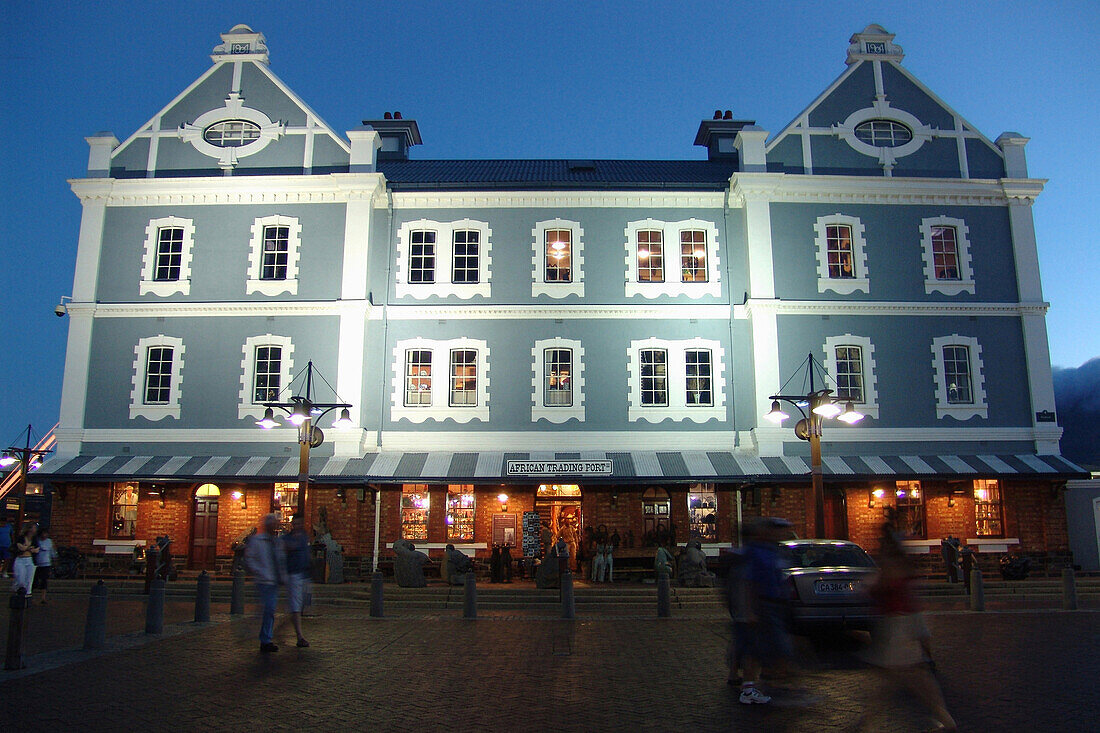 Bars and restaurants at the Victoria & Alfred Waterfront, Cape Town, South Africa, Africa