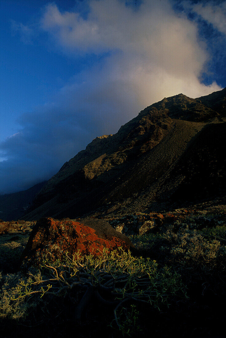 Berge bei Punta Arenas Blancas, Blocklavafeld, El Hierro Kanarische Inseln, Spanien