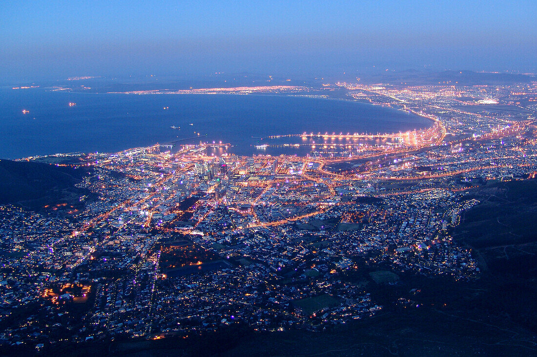 Blick über Kapstadt am Abend, Kapstadt, Südafrika, Afrika