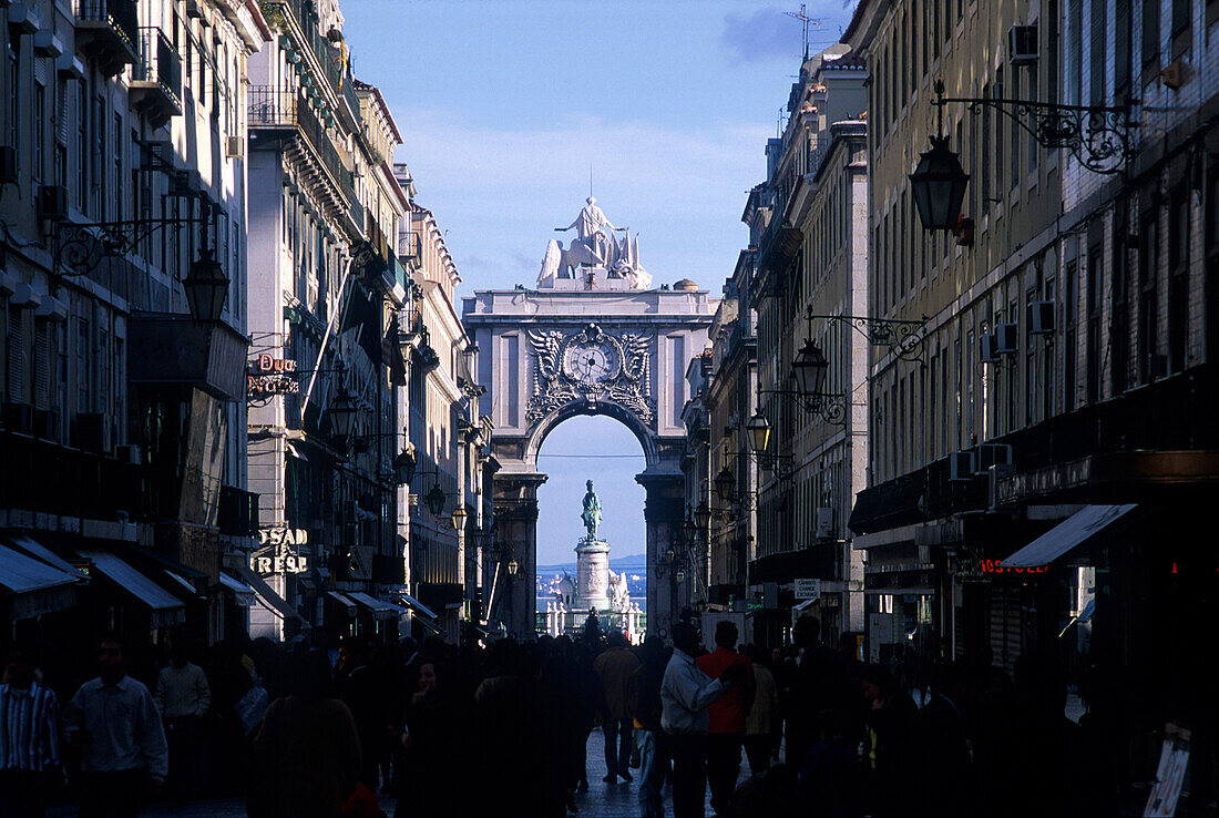 Rua Augusta m. Triumphbogen, am Praca do Comércio, Baixa Lissabon, Portugal