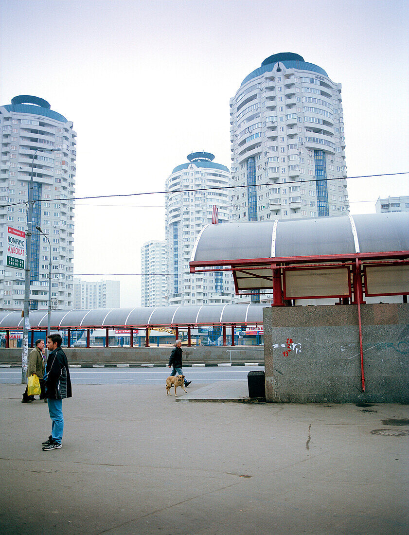 Hochhäuser, U-Bahn Bratislawskaja, Moskau, Russland