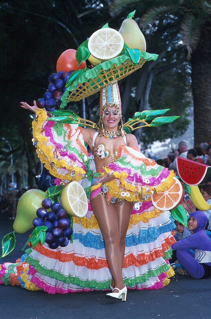 Tänzerin, Karnevalsumzug, Santa Cruz de Tenerife Teneriffa, Kanaren, Spanien