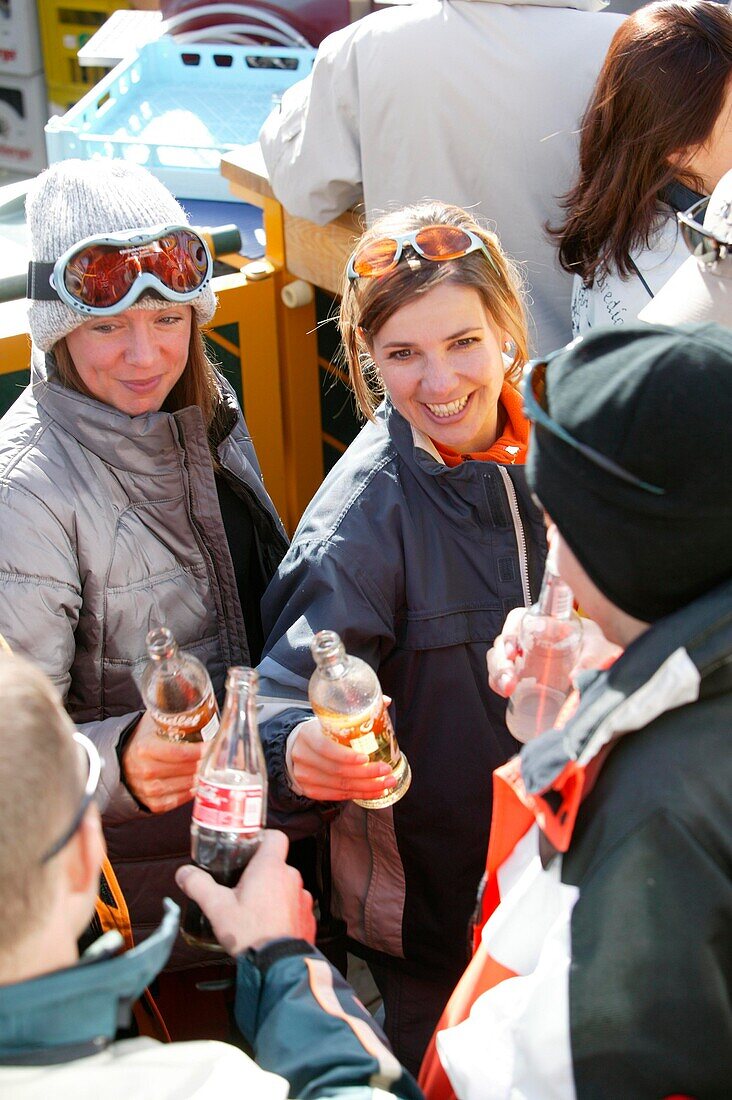 Apres ski on Rettenbachjoch, Schirmbar am R Soelden, Oetztal, Austria Sölden, Ötztal, Österreich