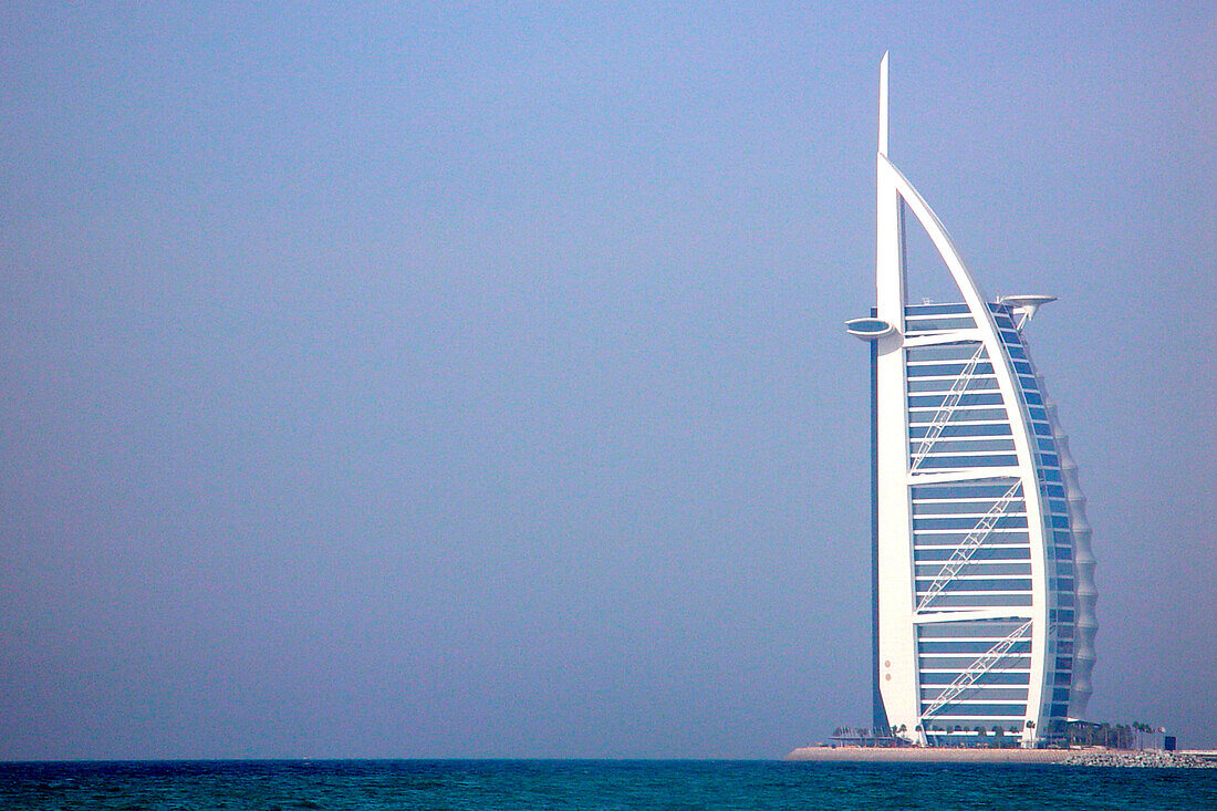 Hotel Burj al Arab im Sonnenlicht, Dubai, VAE, Vereinigte Arabische Emirate, Vorderasien, Asien