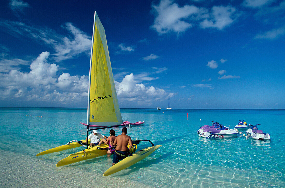 Wassersportgeräte, 7 Mile Beach, Gran Cayman Cayman Island