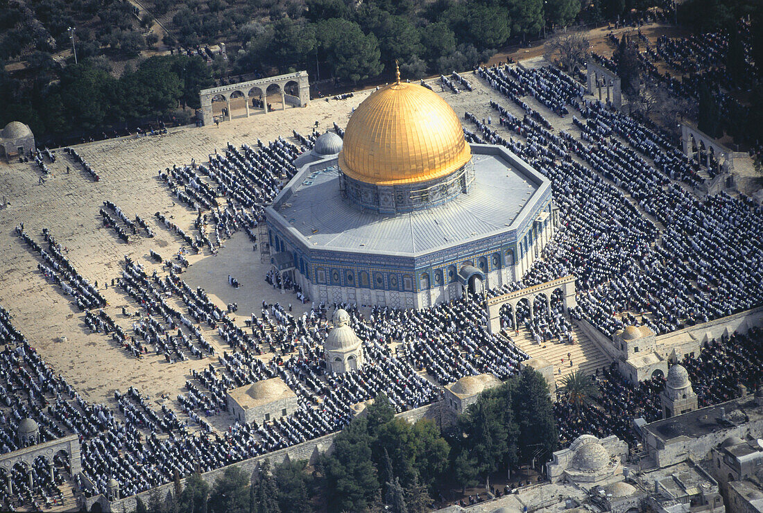 Luftaufnahme, Freitagsgebet vor dem Felsendom, Ramadan, Tempelberg, Jerusalem, Israel