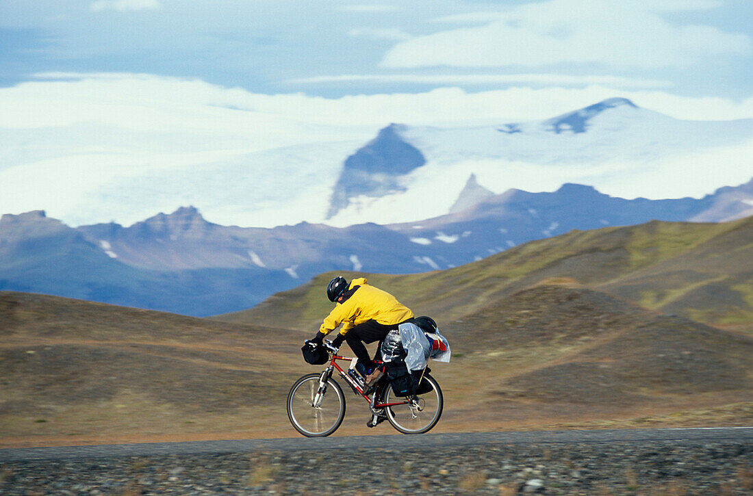 Radfahrer, Ringstrasse am Vatnajoekull, Sueden Island