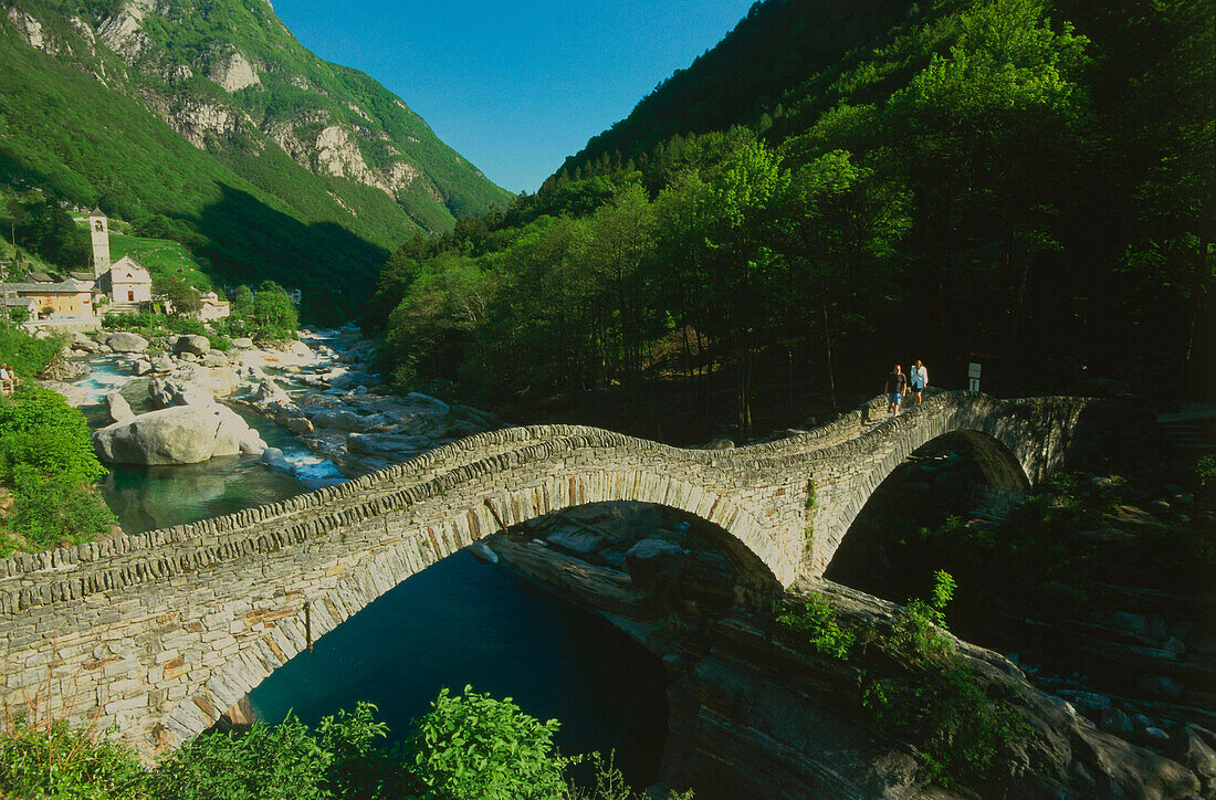 Ponte dei Salti, Lavertezzo im Verzascatal, Tessin, Schweiz