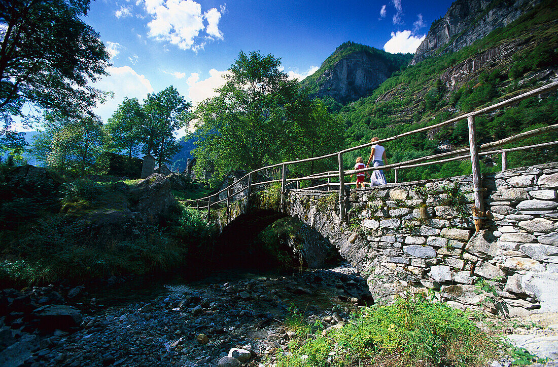 Sonlerto Bridge, Val Bavona Tessin, Switzerland