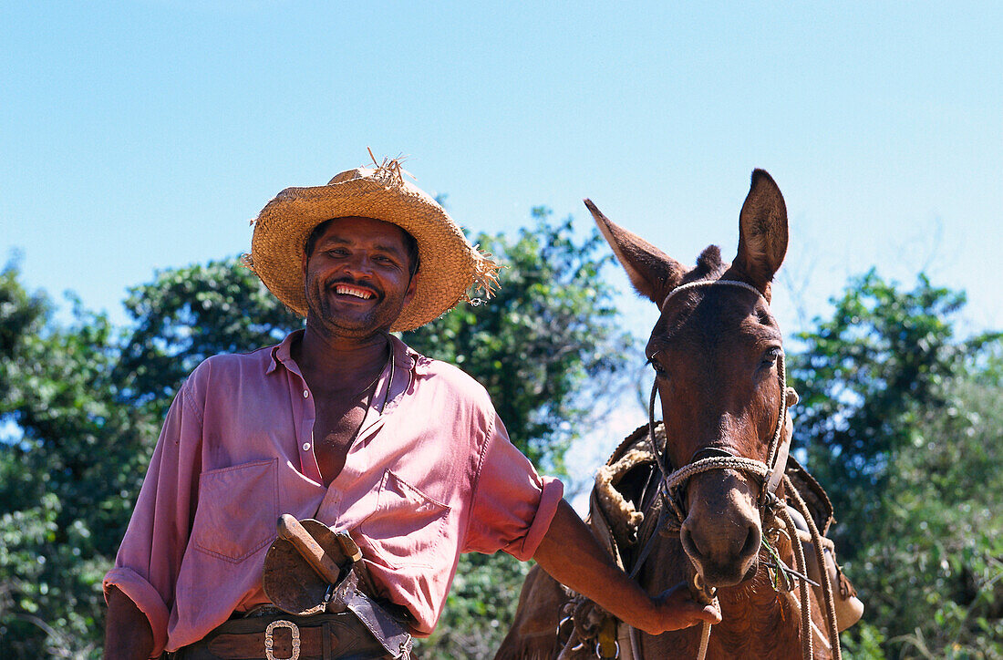 Gaucho mit seinem Pferd, Pantanal, Mato Grosso, Brasilien, Südamerika