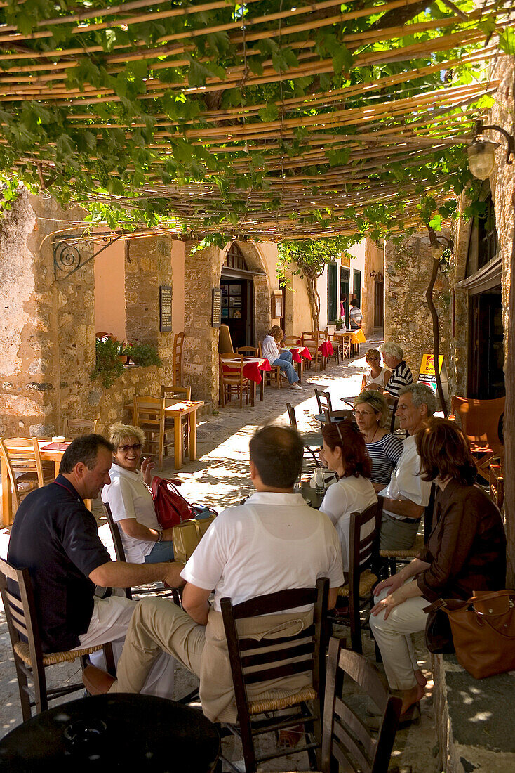 Restaurant in der mittelalterlichen Stadt von Monemvasia, Lakonien, Peloponnes, Griechenland