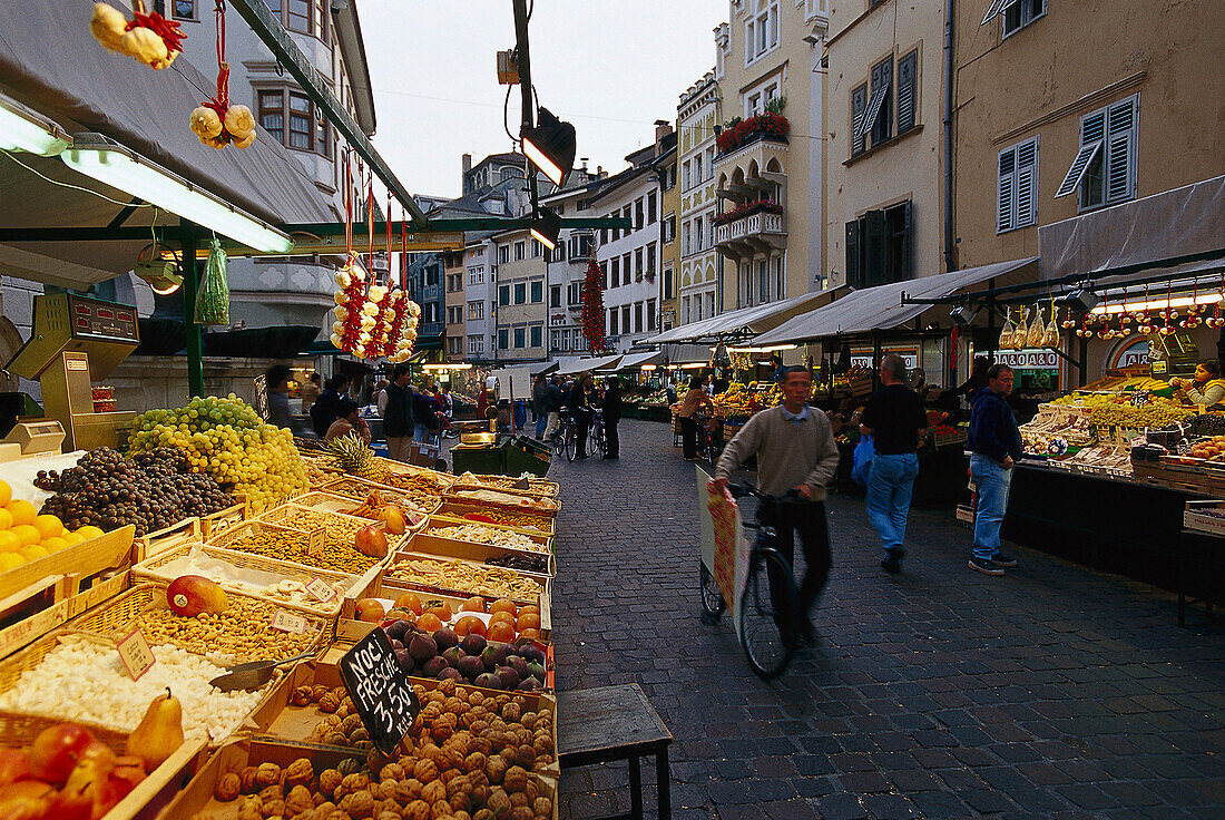 People on fruit market, Bozen, South Tyrol, Italy, Europe