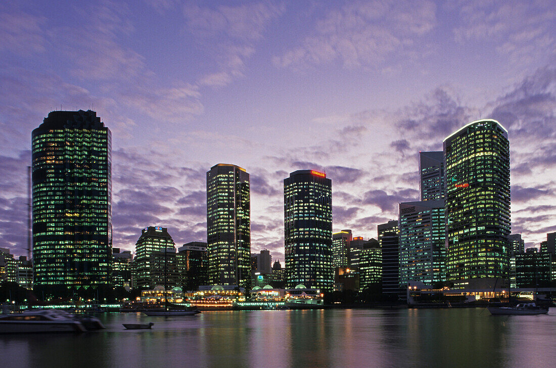 Brisbane skyline am Abend, Brisbane, Queensland, Australien