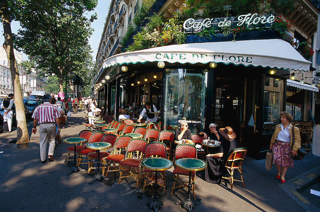 Strassencafe im Sonnenlicht, Café de Flore, Saint Germain, Paris, Frankreich, Europa