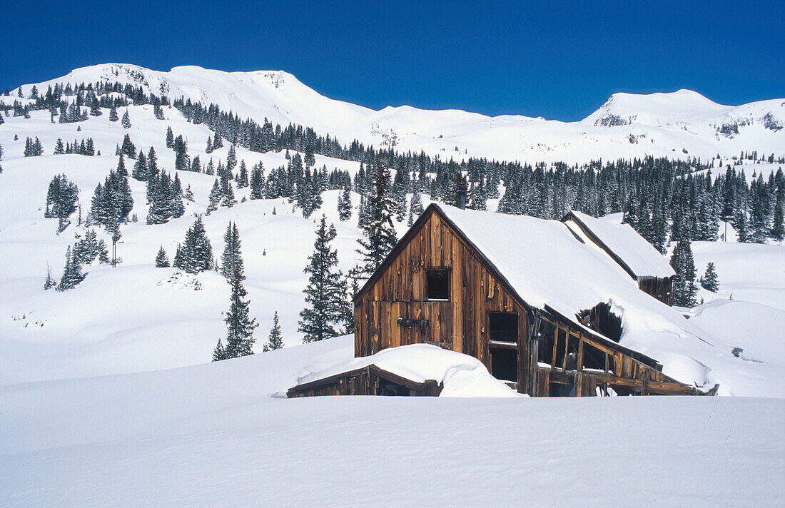 Ghosttown & Bergwerkstuerme, HWY 550, Molas-Coal Bank Pass Colorado, USA