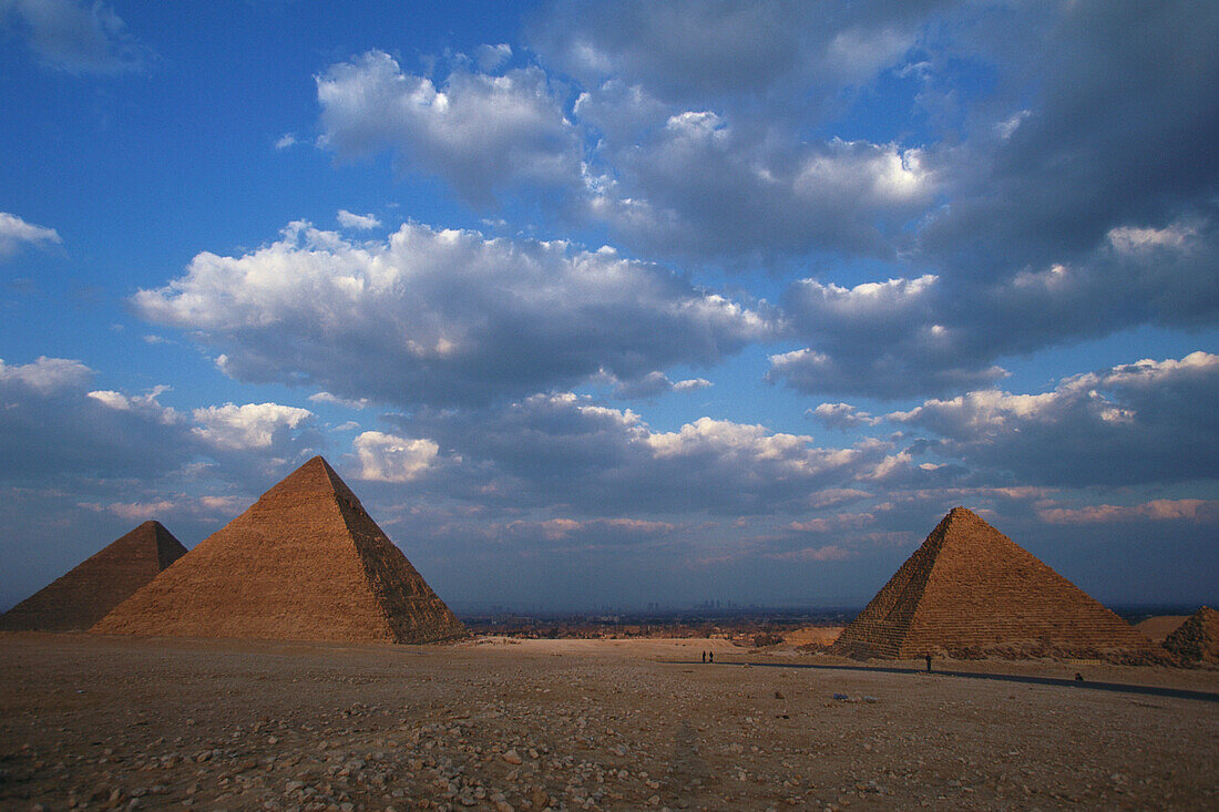 The pyramids of Gizeh, Aegypten
