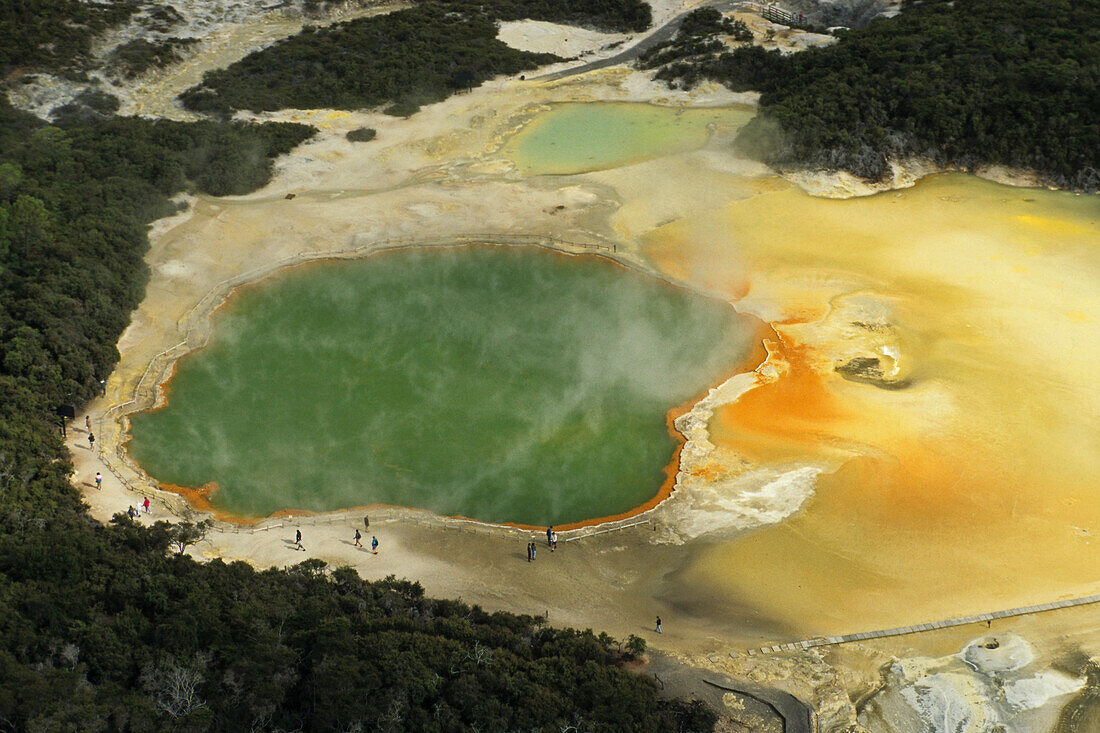 Aerial of Champagne Pool, Waiotapu, Rotorua, crater lake, boiling sulphurous pool, Geothermal centre, Luftaufnahme, Naturschauspiel