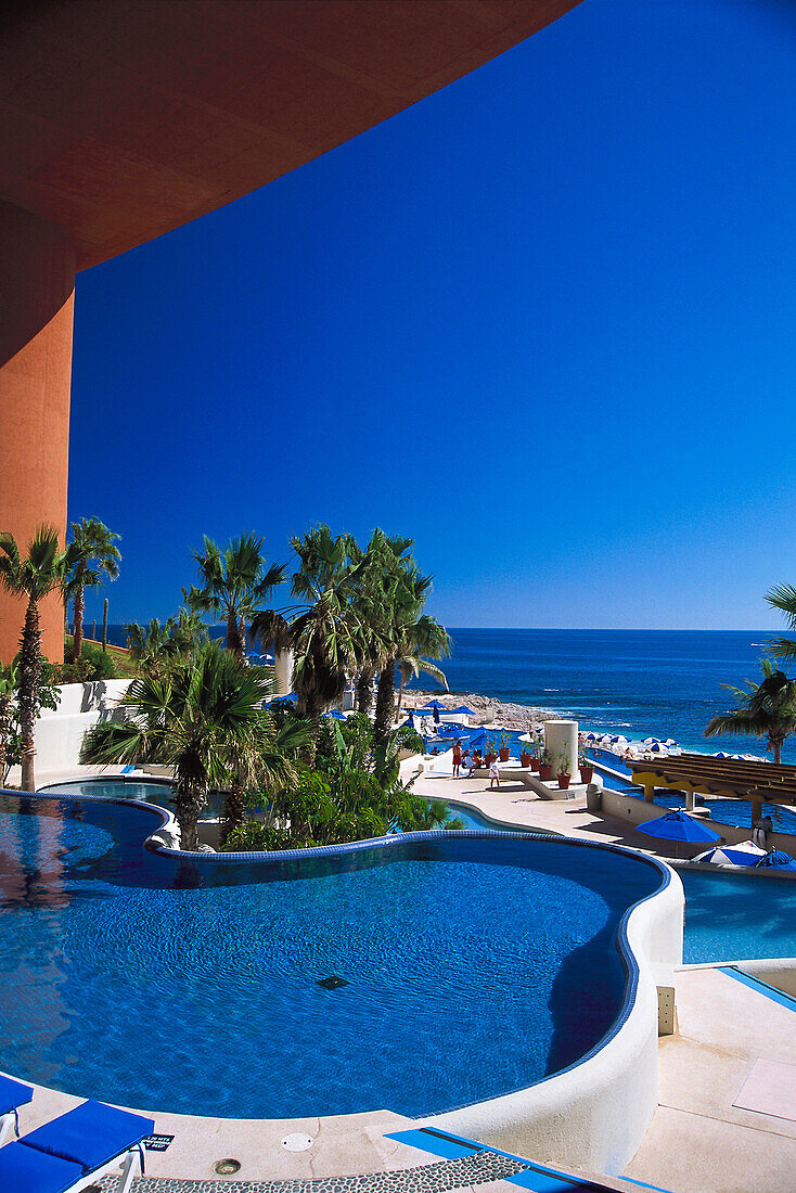 Pool des Hotels Westin Regina im Sonnenlicht, Cabo San Lucas, Baja California Sur, Mexiko, Amerika