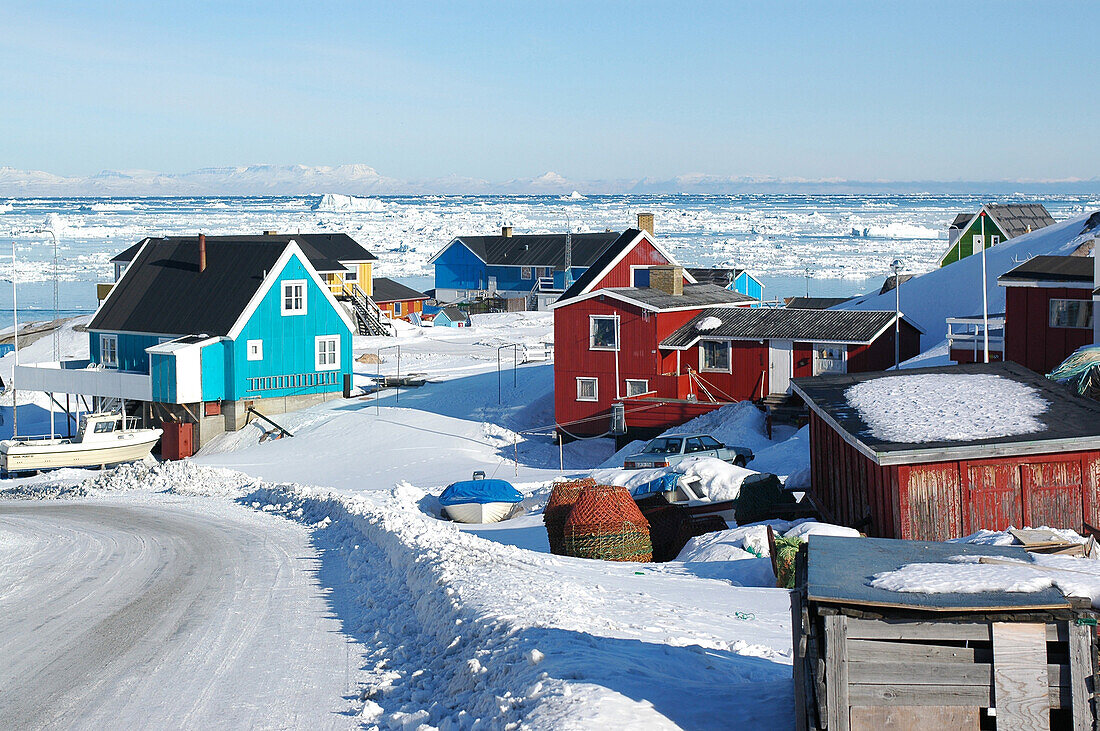 Häuser an einem sonnigen Wintertag, Ilulissat, Grönland