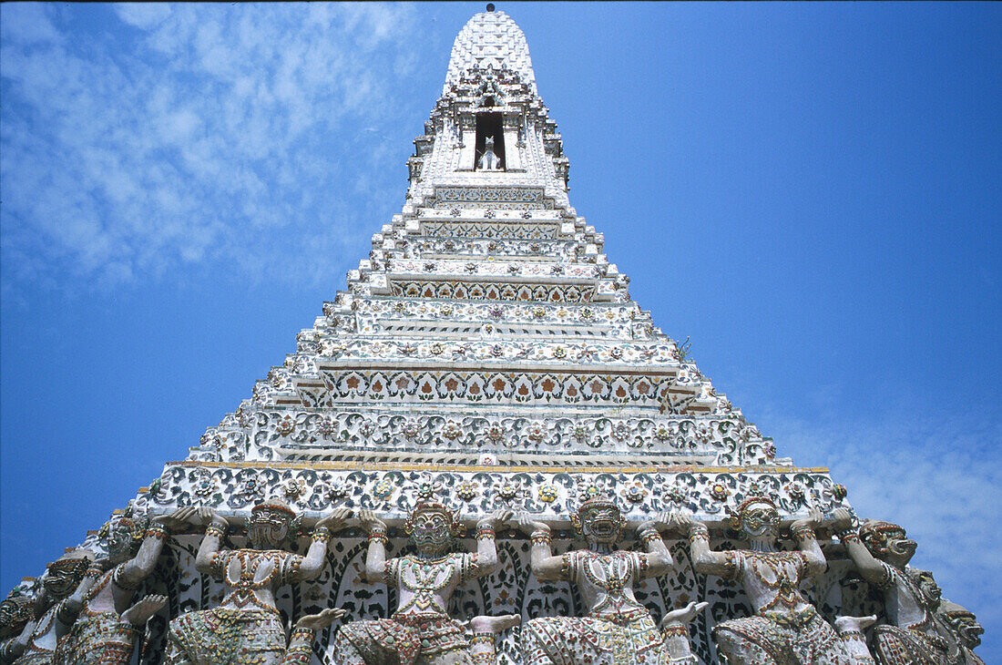 Wat Arun, temple of aurora in the sunlight, Bangkok, Thailand, Asia