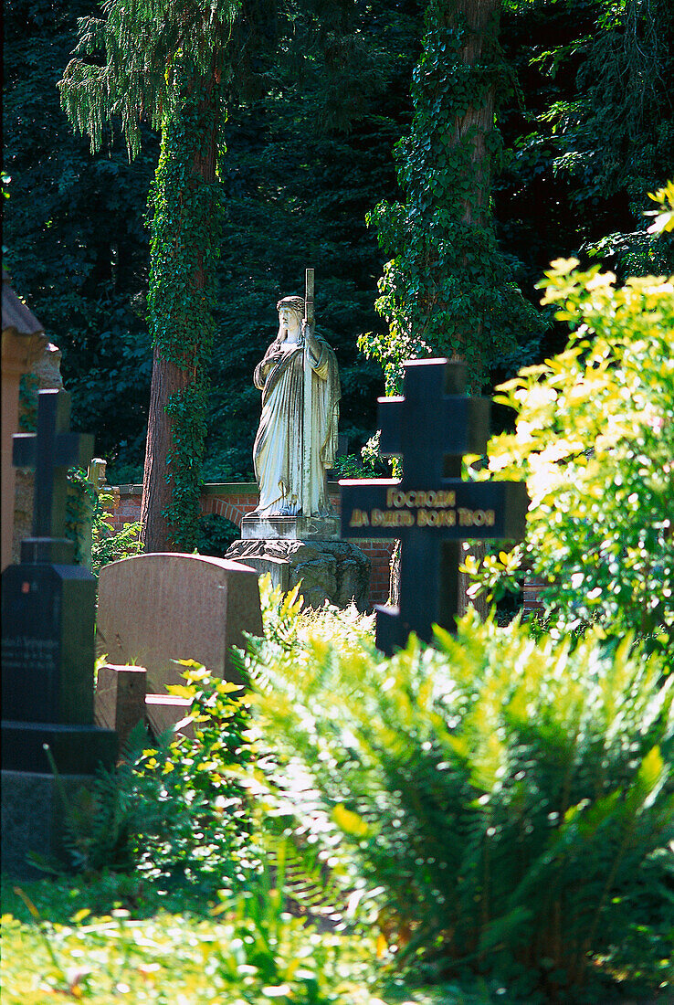Russischer Friedhof im Sonnenlicht, Neroberg, Wiesbaden, Hessen, Deutschland, Europa