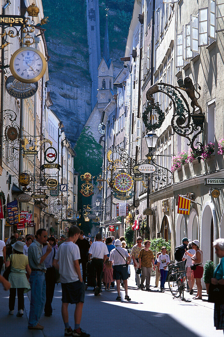 Menschen in der Getreidegasse, Salzburg, Salzburger Land, Österreich, Europa