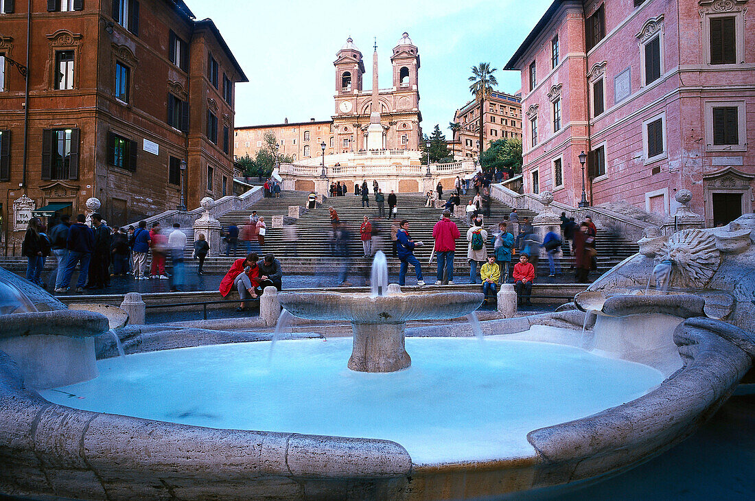Fontana della Barcaccia, Spanische Treppe, Rom Italien