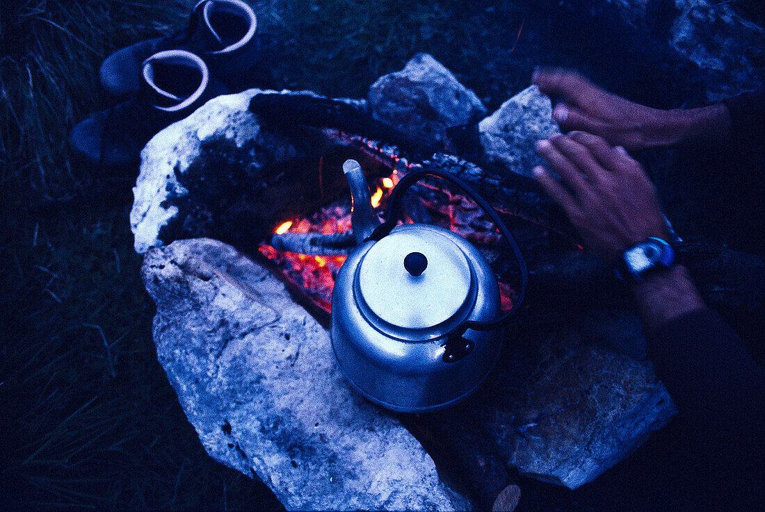 Lagerfeuer, Haende waermen Oesterreich