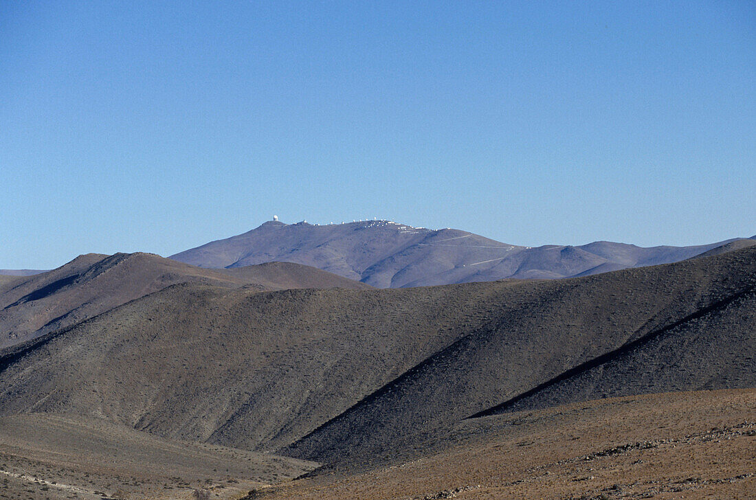 Bergkette mit Sternwarte, La Serena, Chile