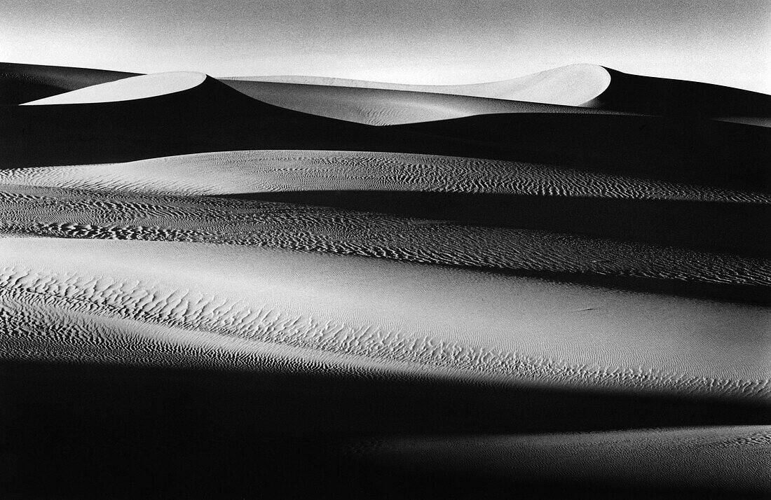 Sandhills, near Timimoun, Grand Erg Occidental Sahara, Algeria
