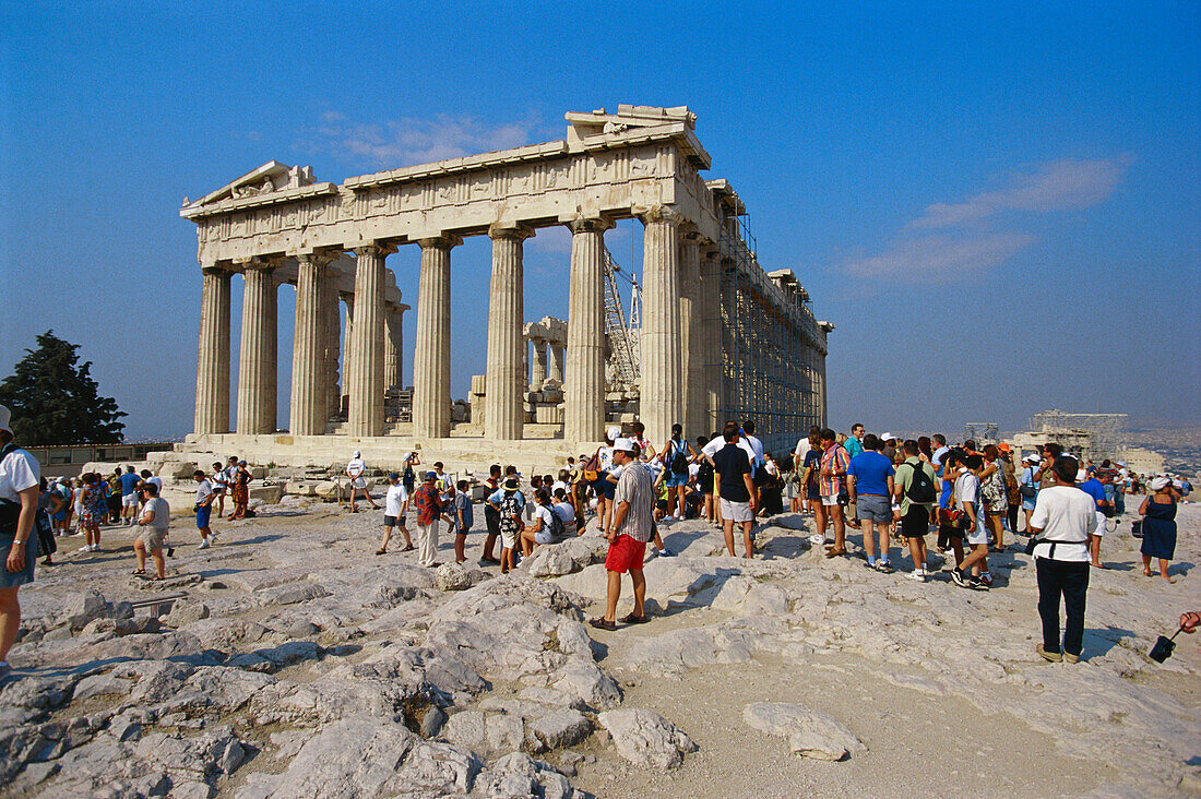 https://media01.stockfood.com/largepreviews/MjE3MTAxMDE2Ng==/70032586-Akropolis-Pantheon-Athen-Griechenland.jpg
