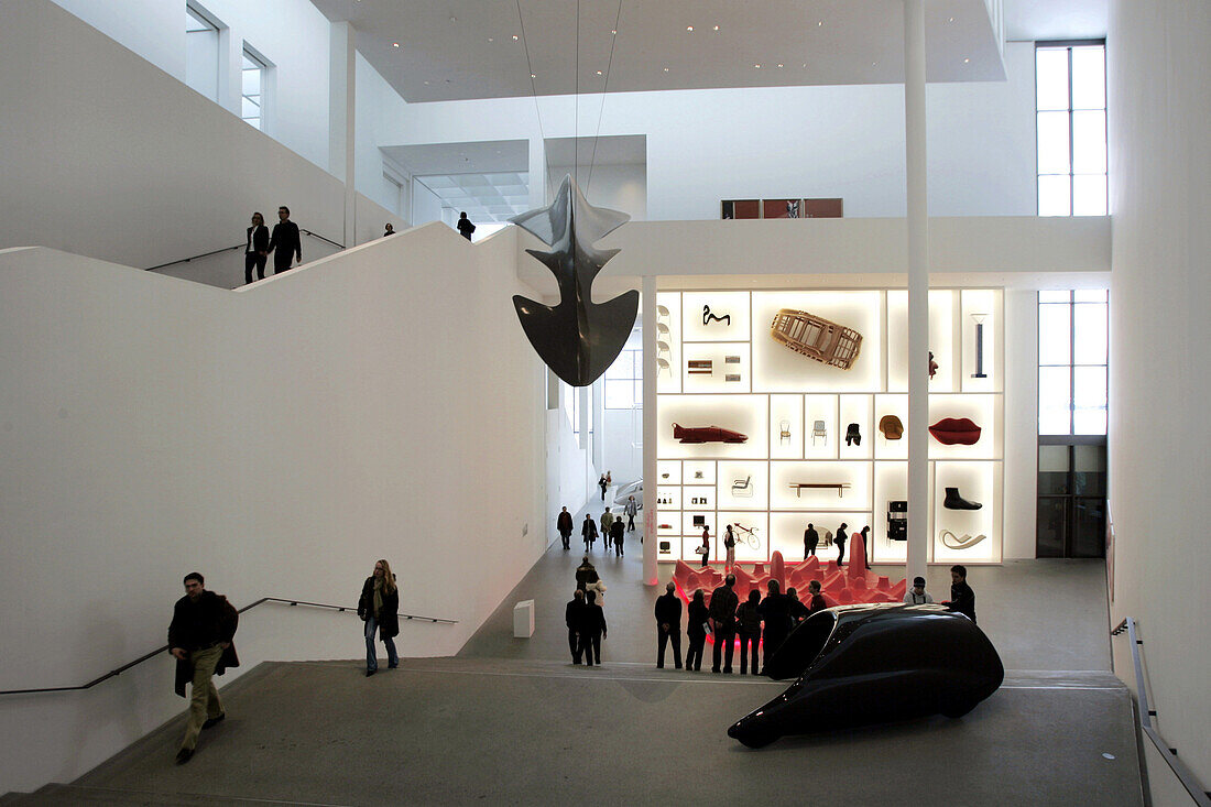 Innenansicht der Pinakothek der Moderne, Design Abteilung, München, Bayern, Deutschland, Europa