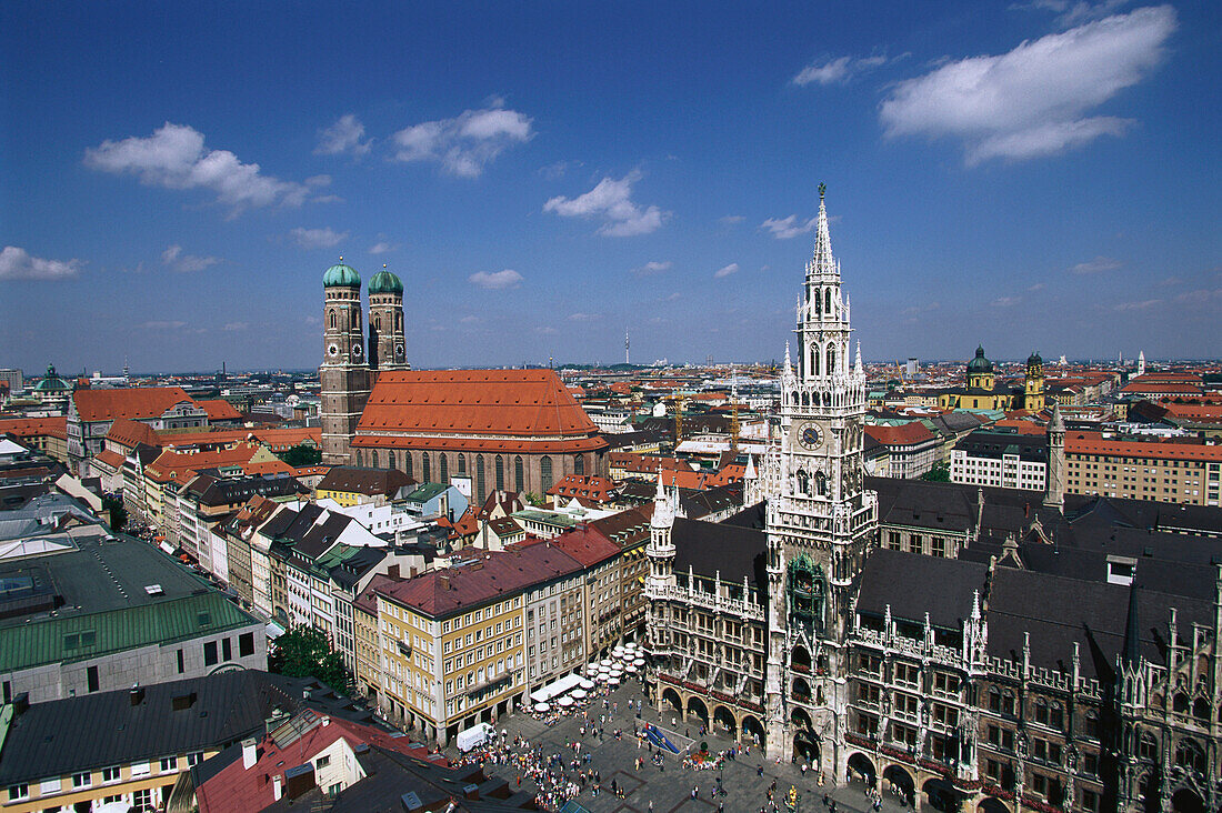 Stadtansicht mit Frauenkirche und Rathaus, München, Bayern, Deutschland, Europa