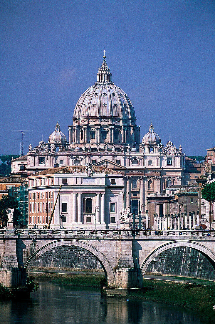 Petersdom mit Tiber, Rom, Latium, Italien, Europa