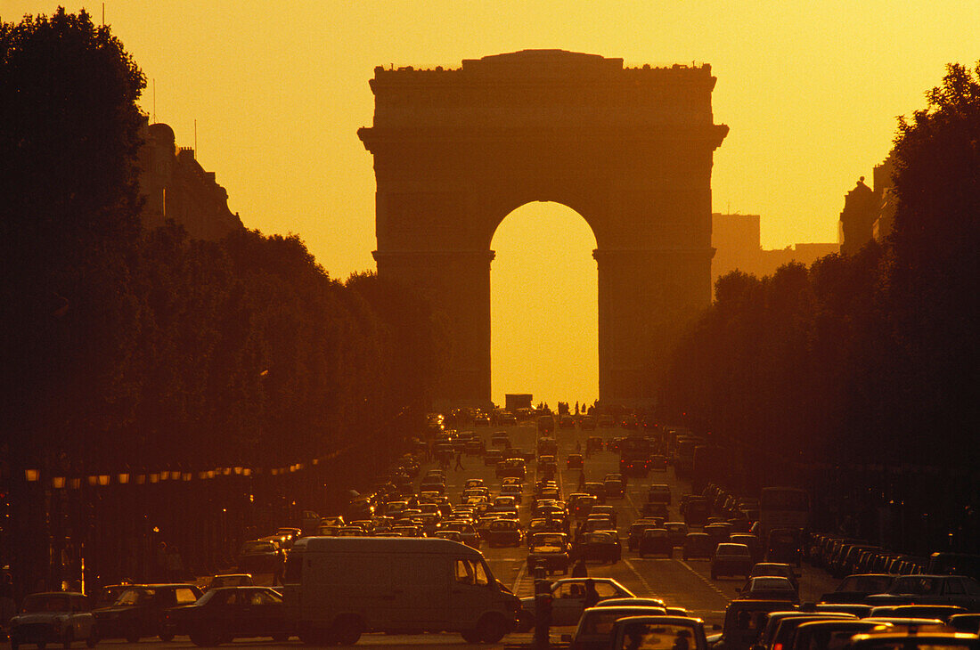 Arc de Triomphe, Champs-Elysées, Paris Frankreich