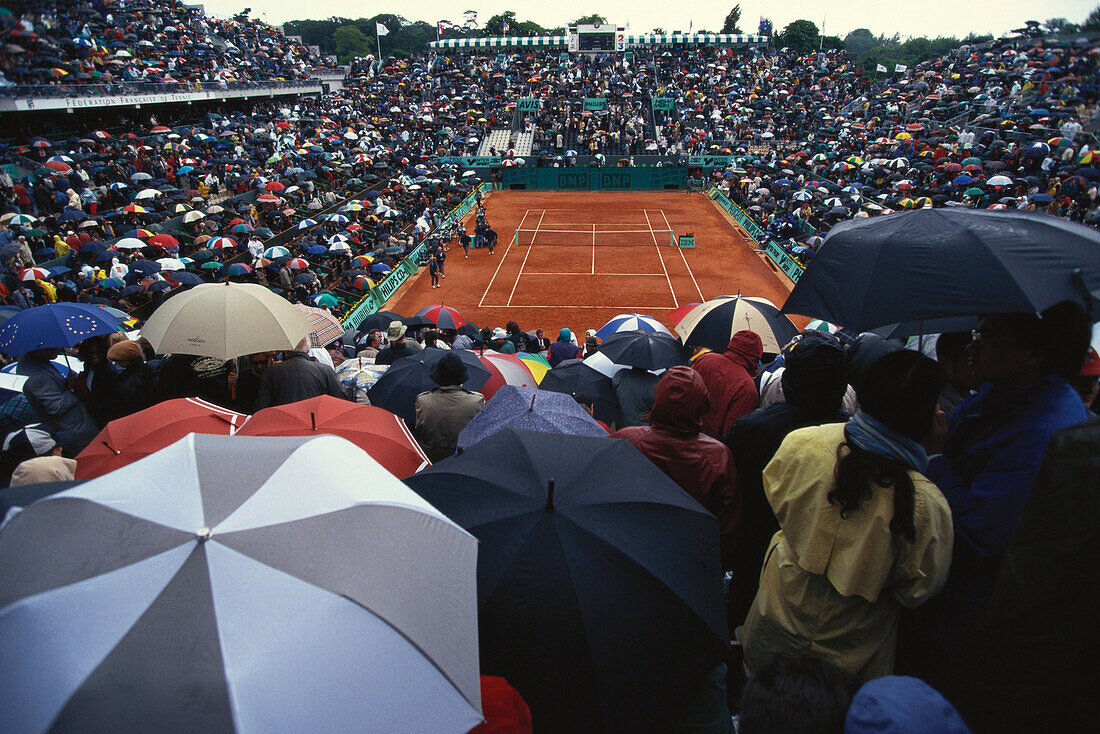 Tennisplatz im Regen, Roland Garros Paris