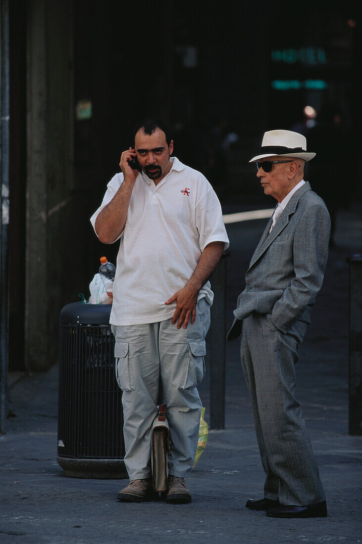 Zwei Männer, Florenz, Toskana, Italien
